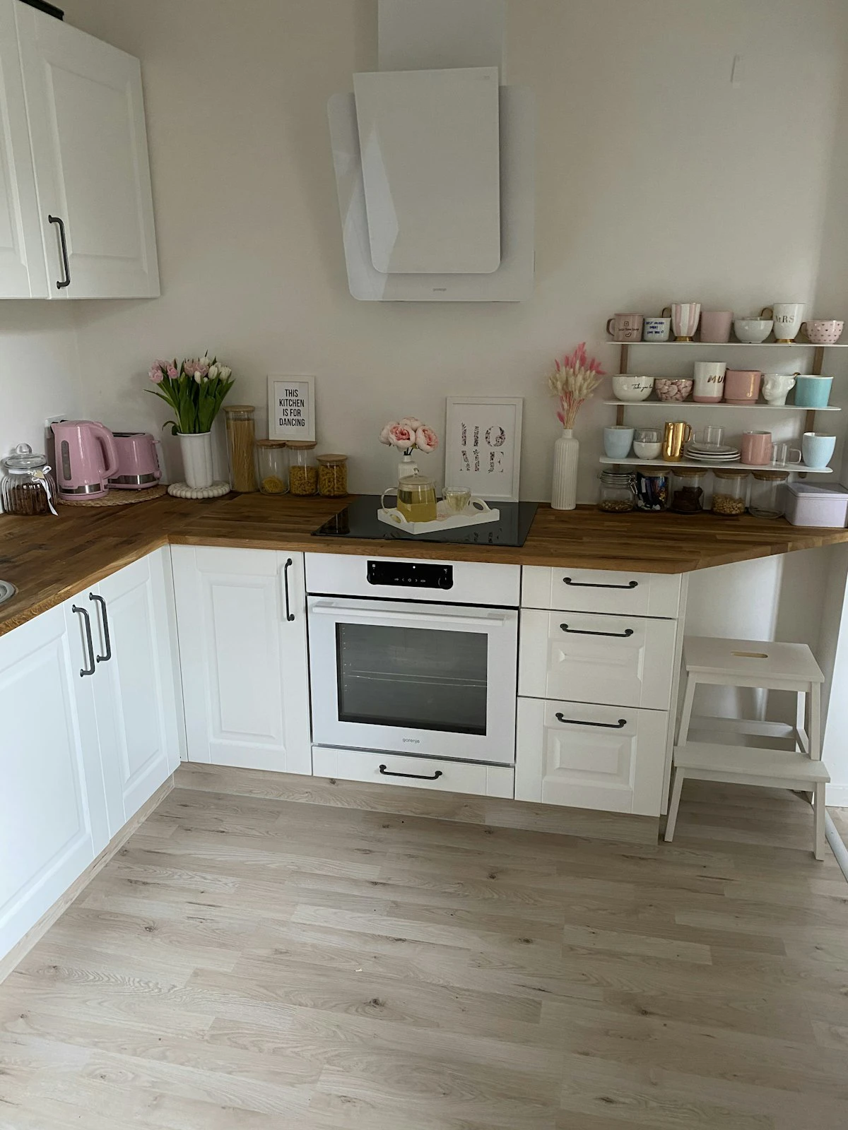 How to Choose White Shaker Cabinets for a More Functional Kitchen